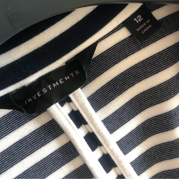 Long sleeve striped jacket. - Picture 10 of 11